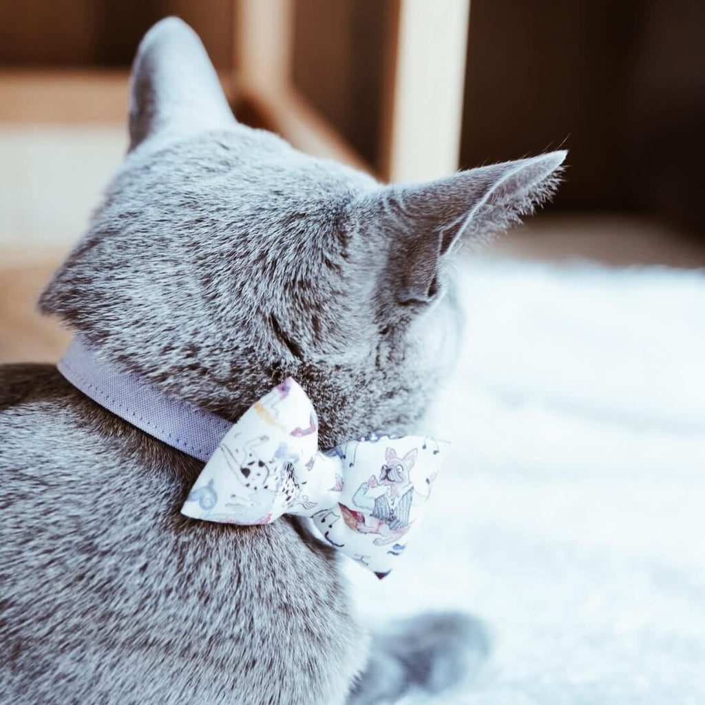 リバティの犬が遊んでいる柄がとってもおしゃれなグレーの日本製猫さん