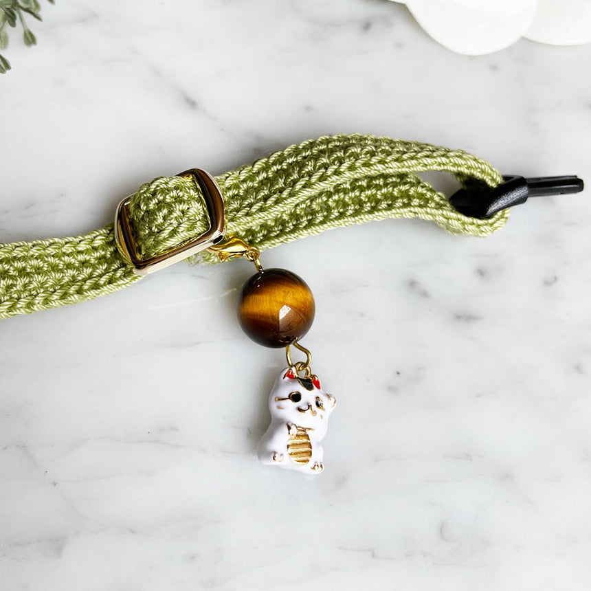 虎目石と招き猫のチャーム