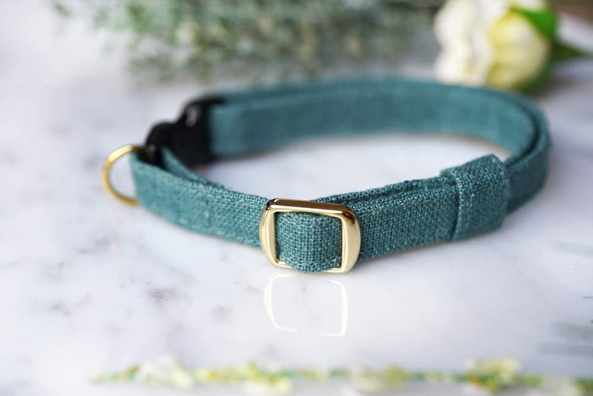 アッシュグリーンの首輪