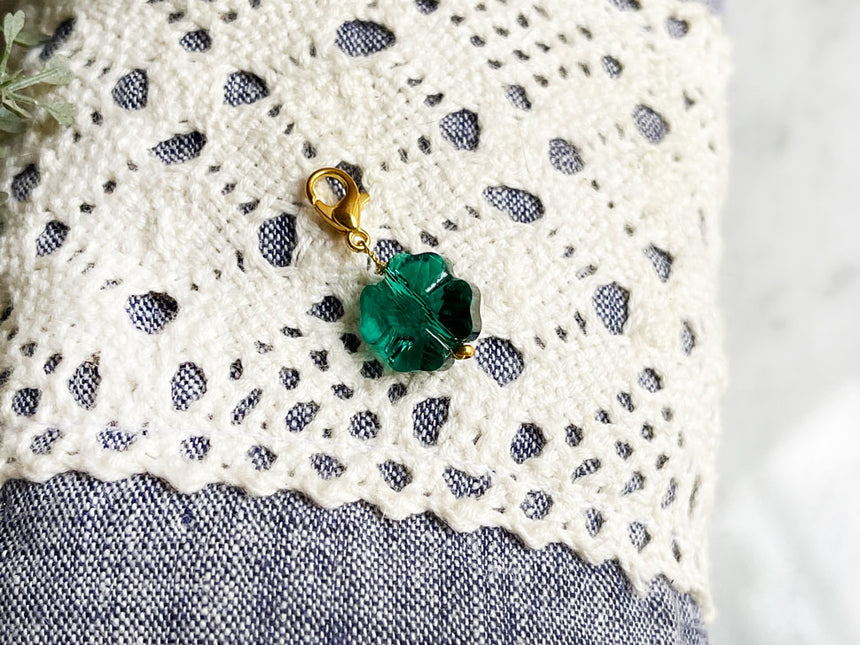 四葉のクローバーのチャーム